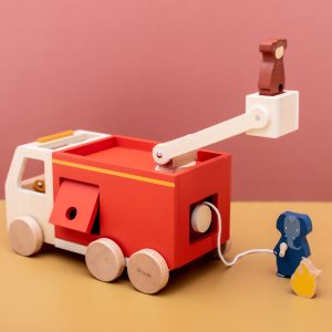 CAMION DE POMPIER EN BOIS – TRIXIE BABY