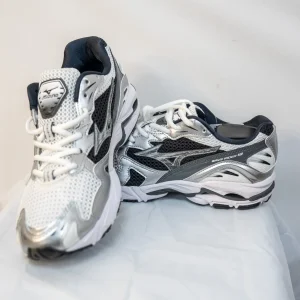BASKETS MIZUNO SPORTSYLE